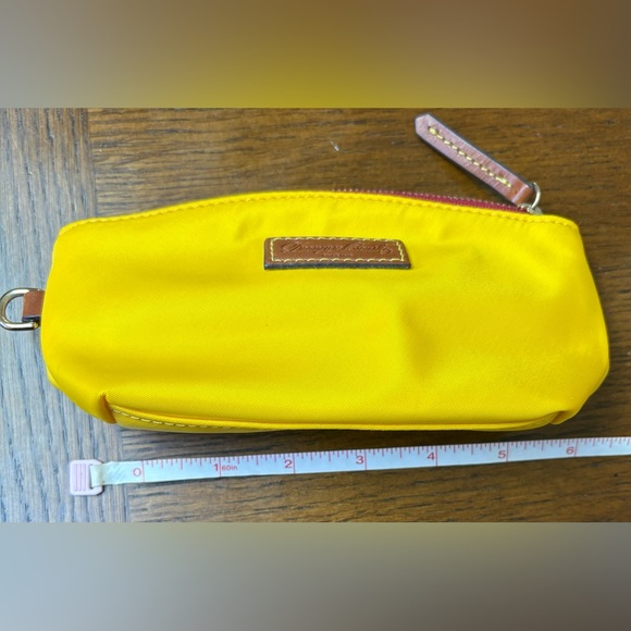 Dooney & Bourke Vintage Yellow Nylon and Leather trim accessory/cosmetic bag - Picture 6 of 7